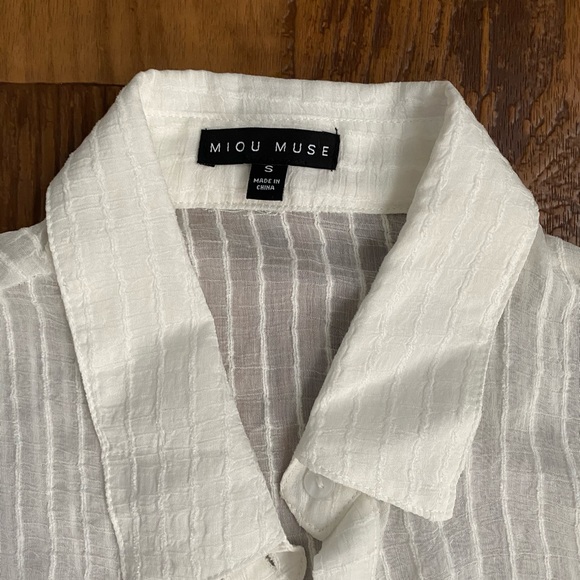 White Button Down shirt. - Picture 2 of 5